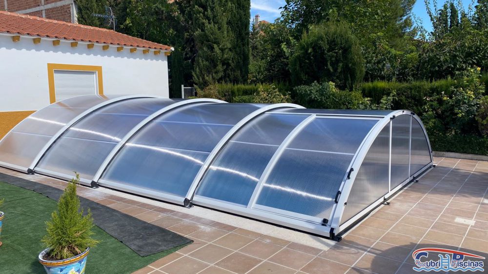 Cubierta para Piscina baja curva en Granada. Cubierta para Piscina baja curva en Granada.